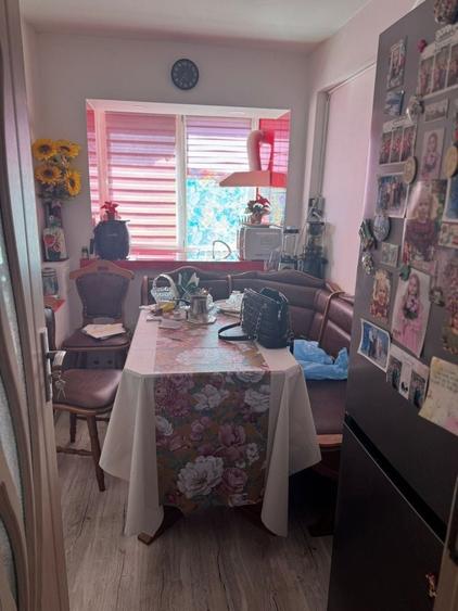 Apartament cu 3 camere decomandat în Valea Rosie