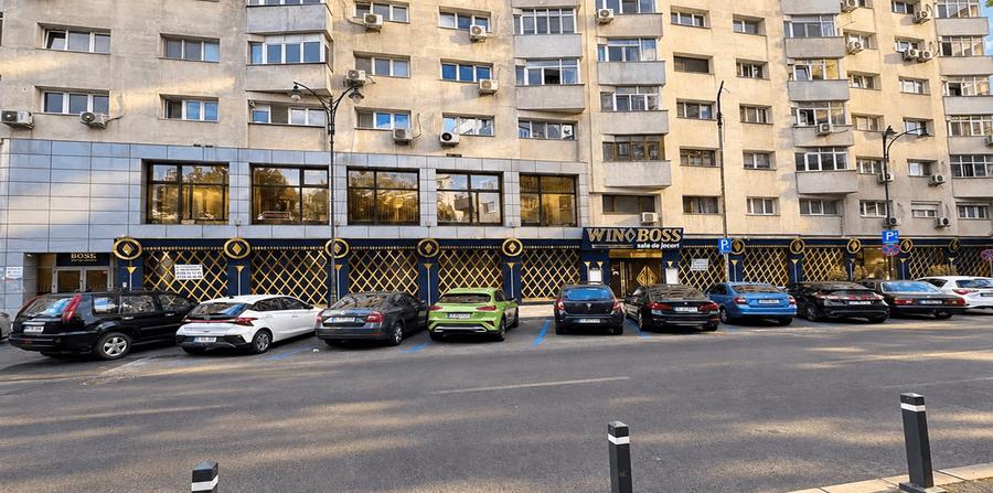 Spațiu comercial, de 479.79998779297 mp, în Romană