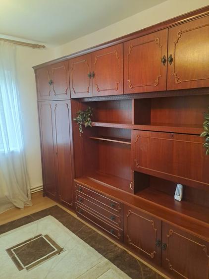 Tomis III-apartament cu 3 camere cf 1,cu centrala,  etaj 1 - 5
