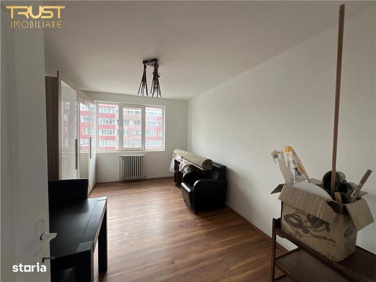 Apartament cu 3 camere decomandat în Decebal