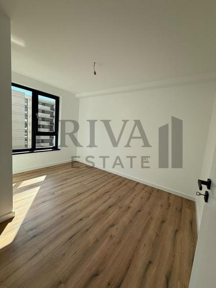 Apartament cu 3 camere semidecomandat în Torontalului