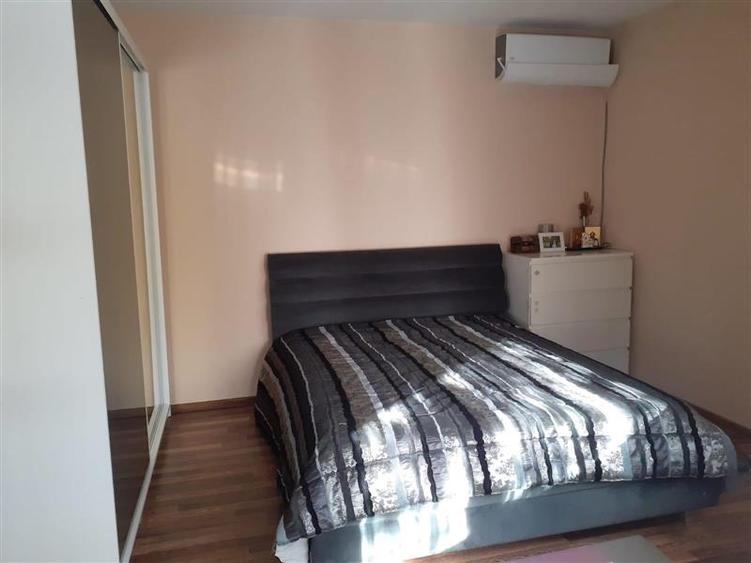 Apartament cu 3 camere semidecomandat, mobilat în Bucureștii Noi