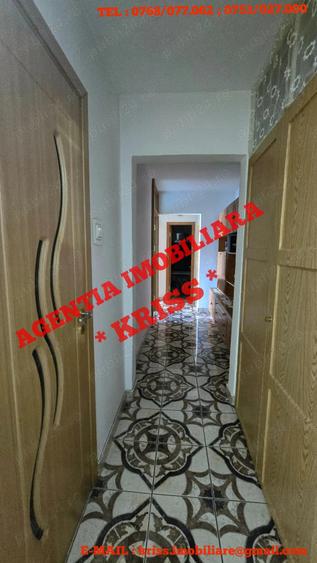 Apartament cu 3 camere decomandat în Găvana