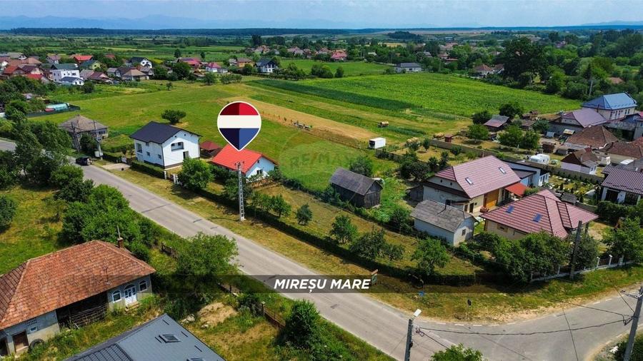 Casă individuală cu 2 camere cu Teren 900 Mp în Mireșu Mare