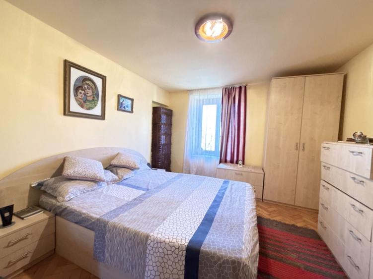 Casă cu 4 camere în Săcălaz