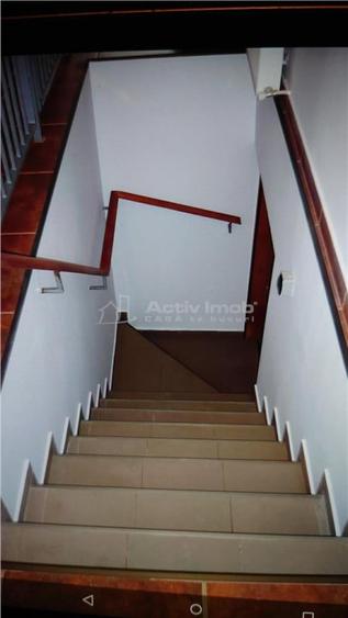 Casă cu 5 camere cu Teren 7241 Mp în Central