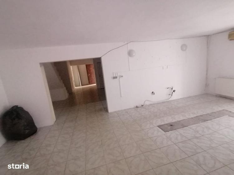 Casă cu 4 camere în Săftica