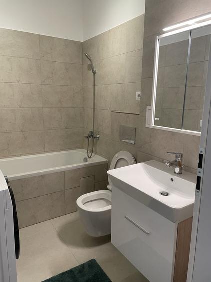 Garsonieră decomandată în Păcii