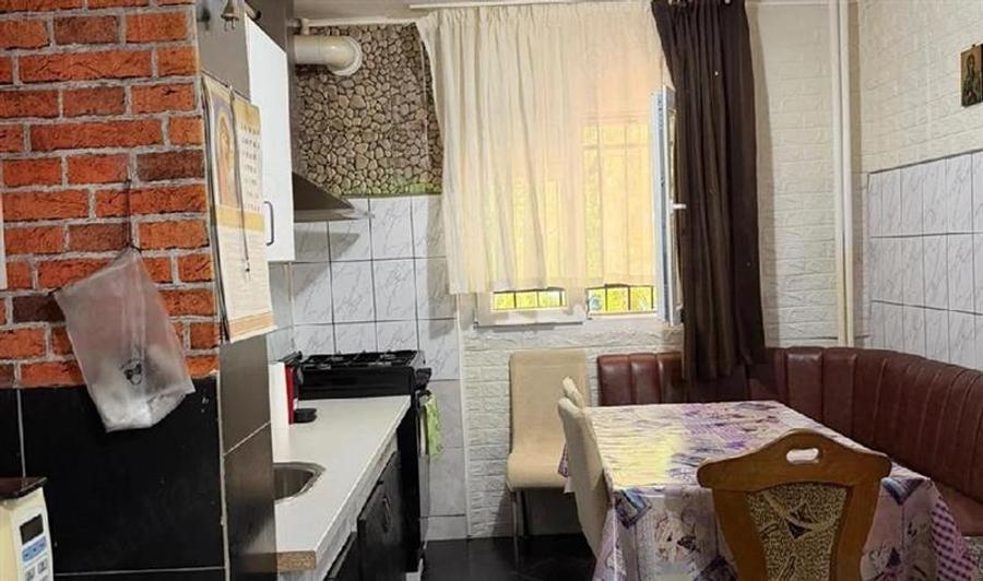 Apartament cu 2 camere semidecomandat în Rahova