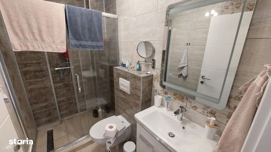 Apartament cu 4 camere, mobilat în Central