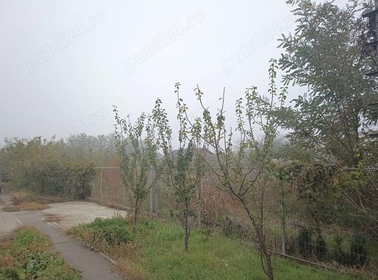 Teren de 2200 mp, în Central