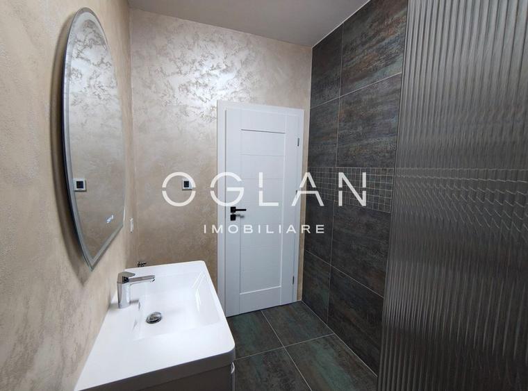 Penthouse cu 4 camere decomandat în Mihai Viteazul