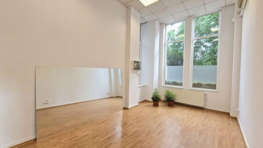 Spațiu comercial, de 102 mp, în Central