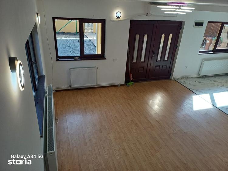 Casă cu 6 camere cu Teren 500 Mp în Cazasu