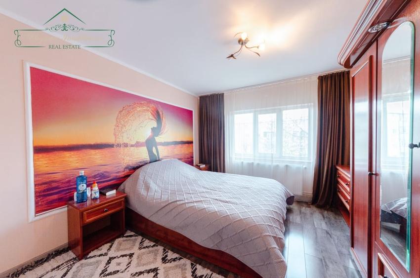 Apartament cu 3 camere semidecomandat, mobilat în Miorița