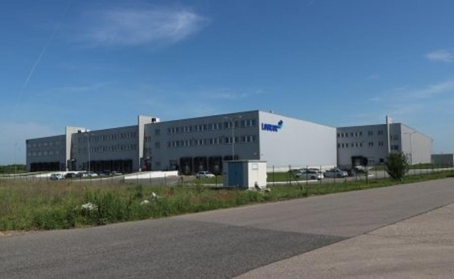 Spațiu industrial, de 51,431 mp, în Remetea Mare