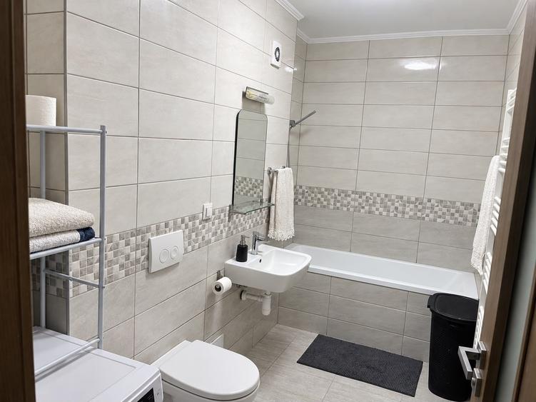 Apartament cu 2 camere decomandat în Criș