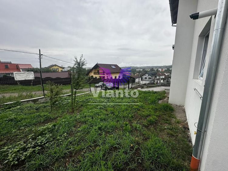Duplex cu 5 camere cu Canalizare în Exterior Vest