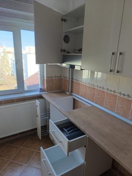 Apartament cu 3 camere decomandat în Banca Națională