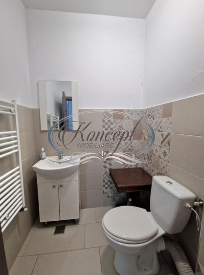 Apartament cu 3 camere semidecomandat, mobilat în Sopor