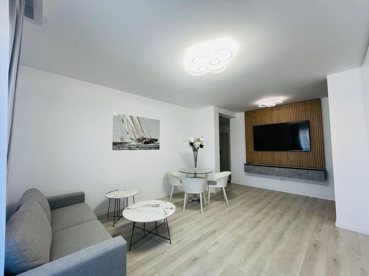 Apartament cu 3 camere decomandat în Hipodrom 3