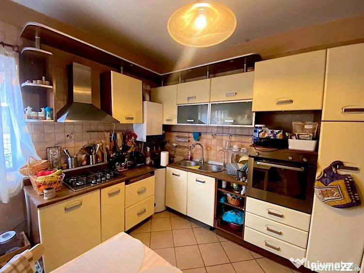 Casă cu 5 camere cu Teren 270 Mp în Dămăroaia