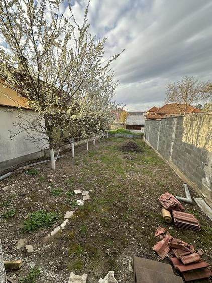 Casă cu 3 camere în Central