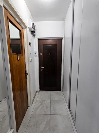 Garsonieră semidecomandată în Titan