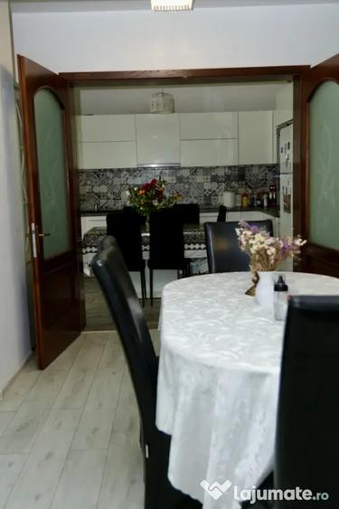 Casă cu 5 camere în Sânpetru