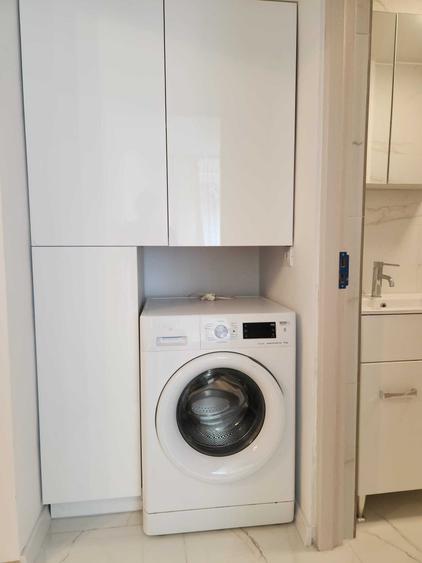 Apartament cu 2 camere semidecomandat în Berceni