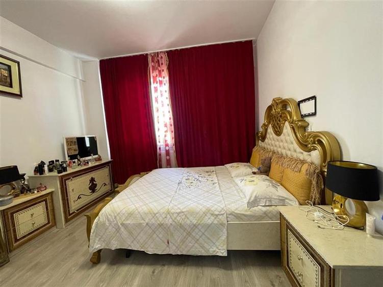 Apartament 2 camere transformat in 3 camere de vanzare zona C5-Tulcea - 4