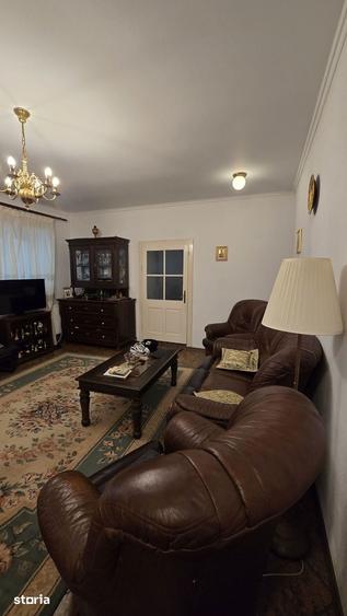 Casă cu 4 camere cu Teren 1462 Mp în Bazna