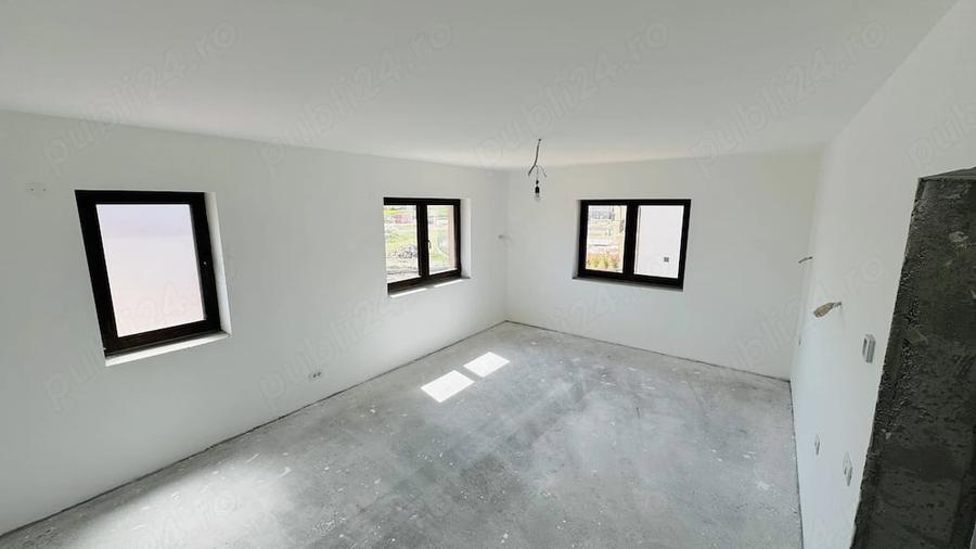 Casă cu Teren 589 Mp în Săcălaz