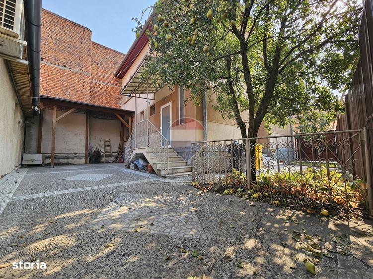 Casă cu 4 camere cu Teren 241 Mp în Central