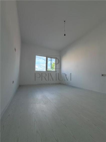 Duplex cu 4 camere cu Canalizare în Moșnița Nouă