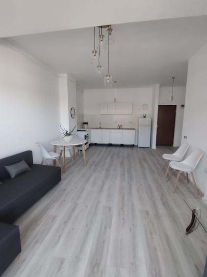 Apartament cu 2 camere semidecomandat în Florești
