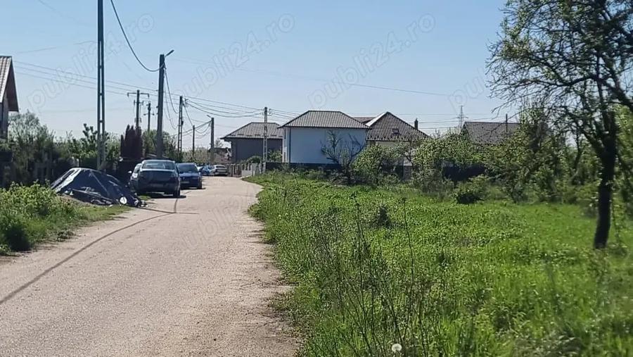 Teren de 800 mp, în Glâmbocu
