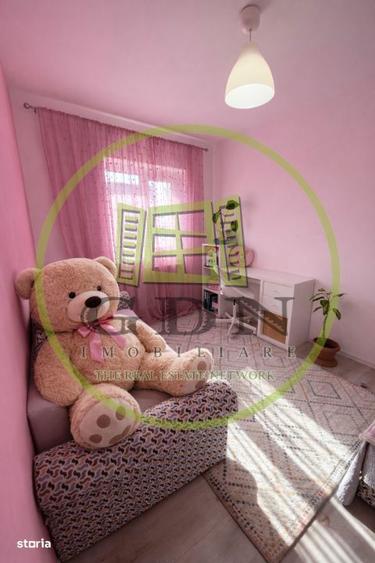 Apartament cu 3 camere decomandat în Triaj