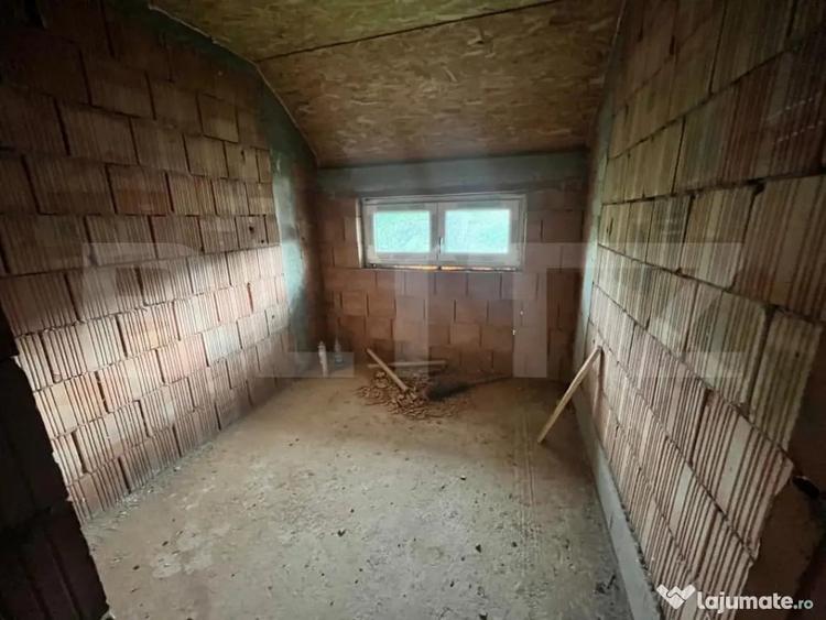 Casă cu 4 camere cu Teren 1000 Mp în Central