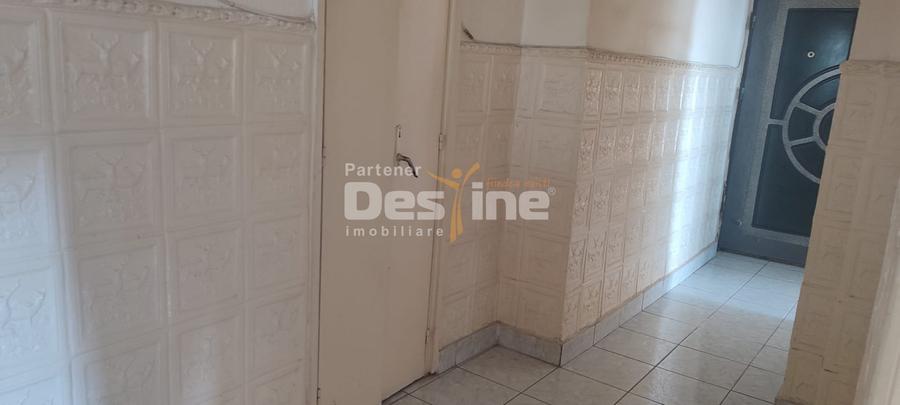 APARTAMENT CU 3 CAMERE IN ZONA MATERNA SITUAT LA ETAJUL 3 BLOC TURN - 2