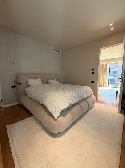 Apartament cu 3 camere semidecomandat în Herăstrău