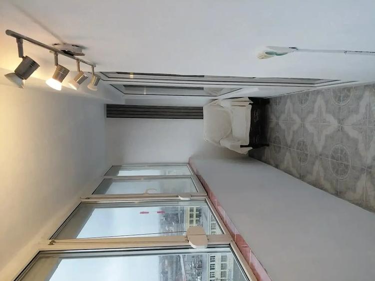 Apartament cu 3 camere decomandat în Polivalentă