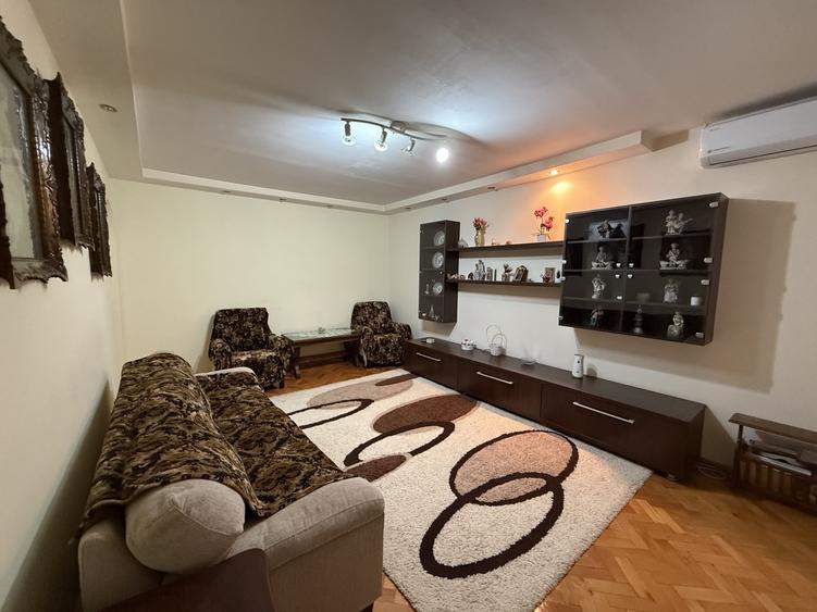 Apartament cu 3 camere, decomandat, 65 mp utili, etaj 4 cu acoperis - Soarelui - 2