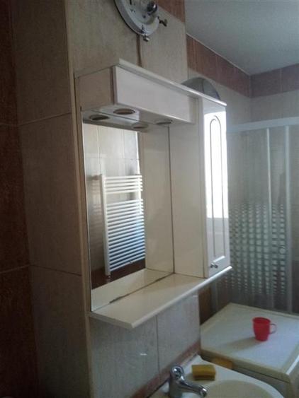 Apartament cu 3 camere decomandat în Cornișa