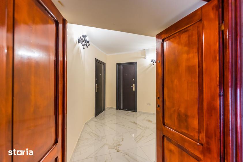 Apartament cu 3 camere în Intim