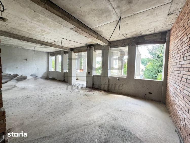 Casă cu 6 camere cu Canalizare în Sascut