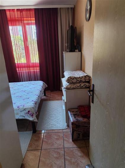 Apartament cu 3 camere semidecomandat în Fizicienilor