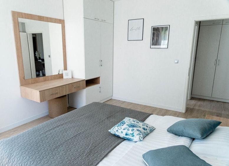 Apartament cu 2 camere semidecomandat, mobilat în Bulgaria