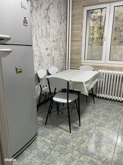 Apartament cu 3 camere în Vatra Luminoasă