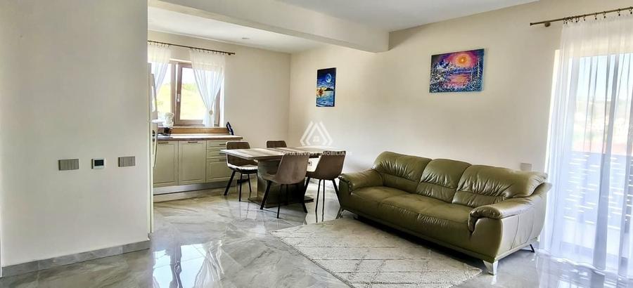 Casă individuală cu 3 camere cu Canalizare în Iris